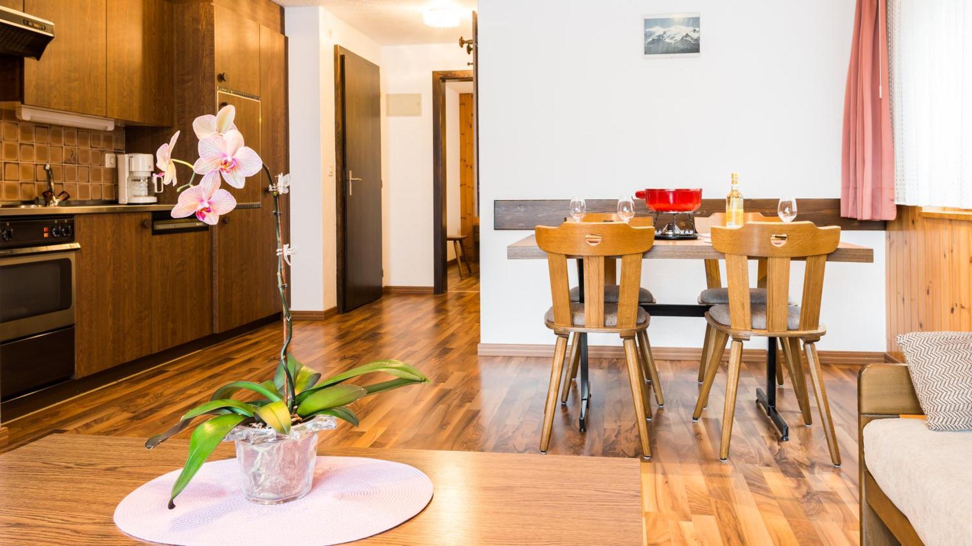サース・アルマゲルHaus Albaアパートメント 部屋 写真