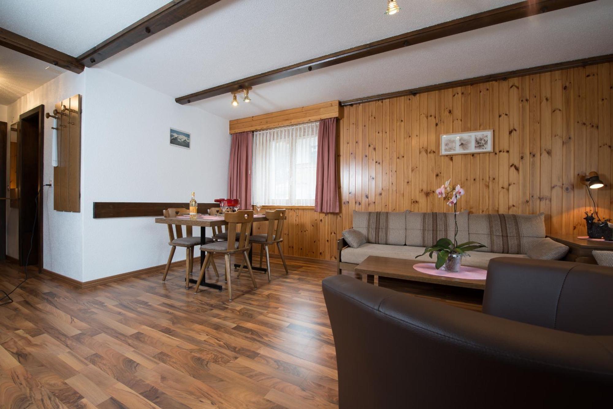 サース・アルマゲルHaus Albaアパートメント 部屋 写真