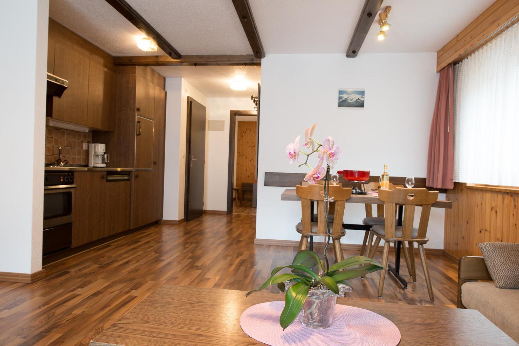 サース・アルマゲルHaus Albaアパートメント 部屋 写真